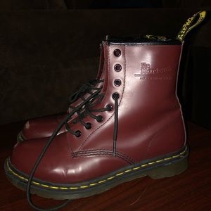 Womens Dr. Martens 1460 8-Eye Boot SIZE 10